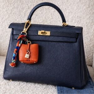 AirPods EarPods Case Bag Charm NEW